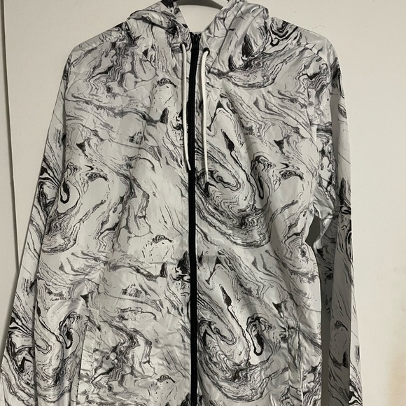 Men’s Beautiful Giant light weight jacket 🔥 - Picture 1 of 3